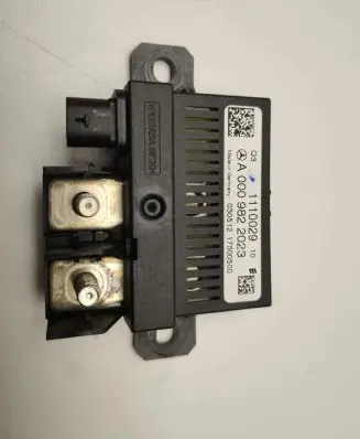 Mercedes-Benz E C207 W207 Other relay A0009822023