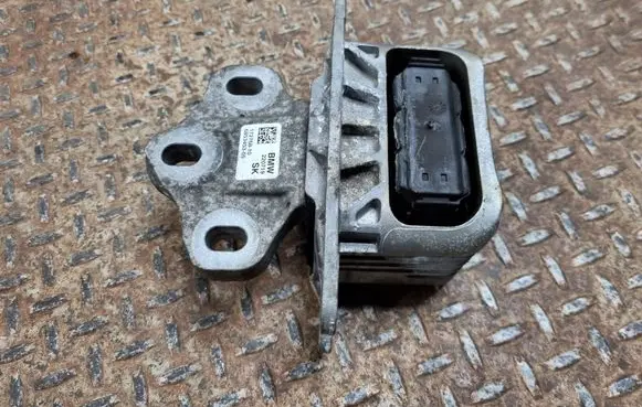 Mini One - Cooper F56 F55 Gearbox mount 6853453