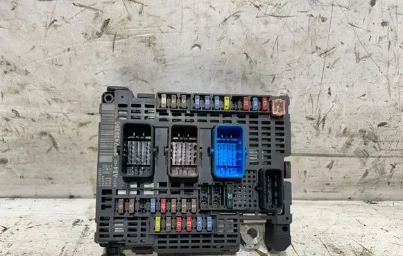 Peugeot 508 BSM Control unit 9807428280