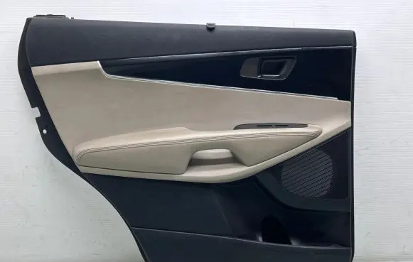 KIA Sorento Rear door card panel trim 83311C5100
