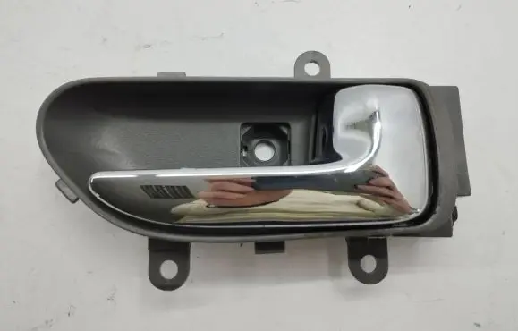 Nissan X-Trail T31 Front door interior handle