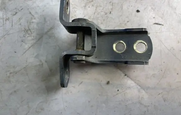 Toyota Corolla Verso E121 Front door upper hinge