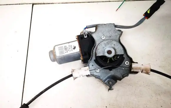 Nissan Almera N16 Front door window regulator motor 400600t2