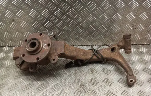 Volkswagen PASSAT B5 Front wheel hub