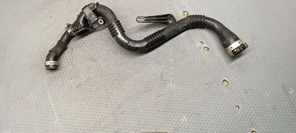 Dacia Sandero II Intercooler hose/pipe 104951A PEEST