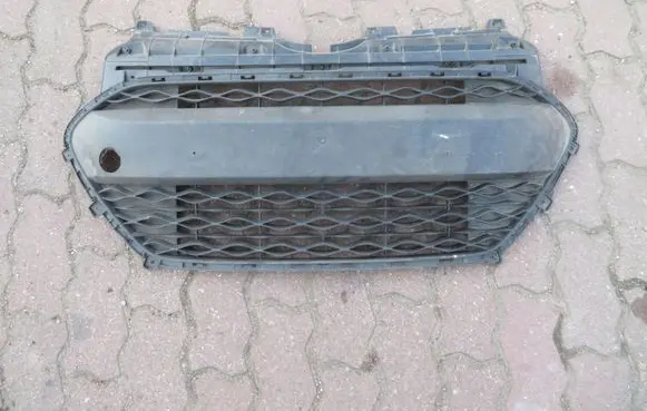 Front bumper upper radiator grill