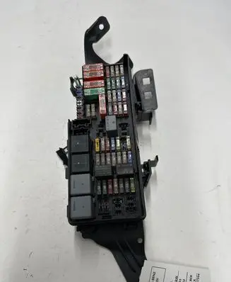 Mercedes-Benz GL X164 Fuse module A1645402372 13583853 YAP27237