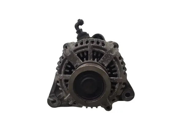 KIA Carens II Generator/alternator 3730027010 155606120
