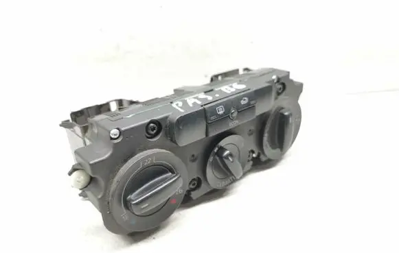 Volkswagen PASSAT B6 Climate control unit