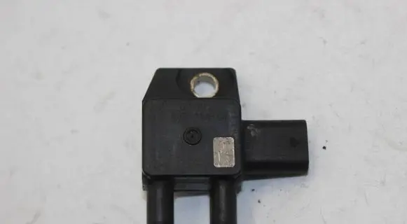 BMW 5 F10 F11 Exhaust gas pressure sensor 7805758 12302023