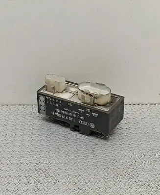 Volkswagen Golf IV Coolant fan relay 1J0919506H 898884000