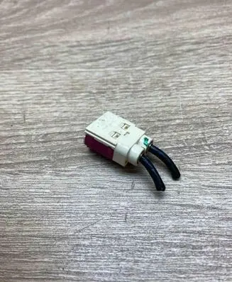 Mercedes-Benz CLS C218 X218 Plug wire RT59Z009000 2PIN