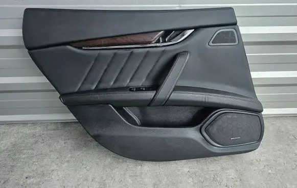 Maserati Quattroporte Rear door card panel trim czernatylewy