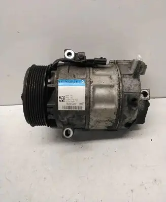 Renault Trafic III (X82) Air conditioning (A/C) compressor (pump) 926001732R