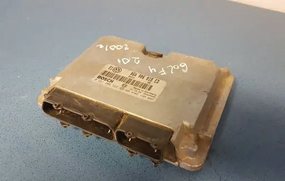 Volkswagen Golf IV Engine control unit/module 06A906018ED 0261206322 28SA5946
