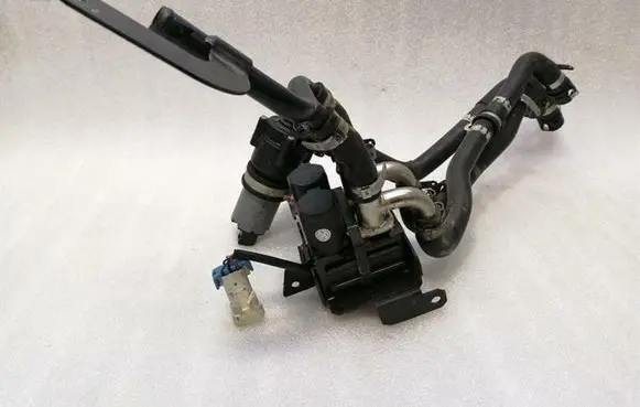 Maserati Quattroporte Coolant heater control valve 67635900 67444900