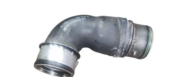 Skoda Octavia Mk2 (1Z) Intercooler hose/pipe 1T0145790B