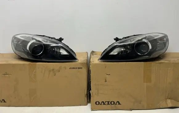 Volvo V40 Headlight/headlamp 31420008 31420007