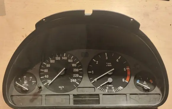 BMW 5 E39 Speedometer (instrument cluster) 62118375675 8375675
