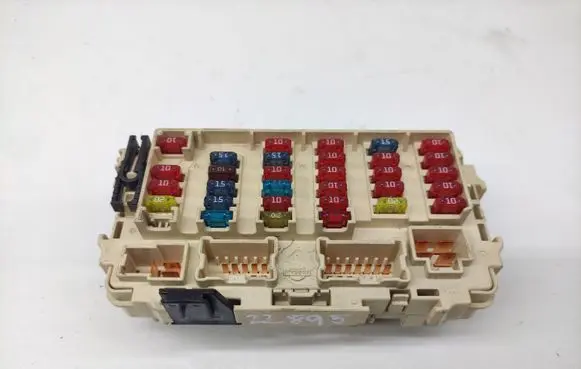 Nissan X-Trail T30 Fuse module