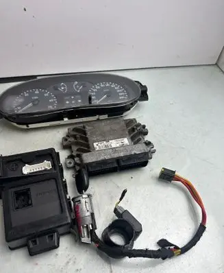 Renault Thalia I Engine control unit/module 8200326391 8200326380 S110140002