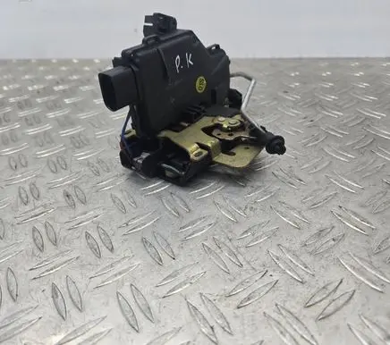 Audi A2 Front door lock 8Z1837015A