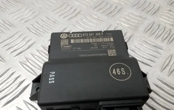 Audi A4 S4 B8 8K Gateway control module 8T0907468P