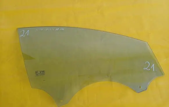 Ford Mondeo MK IV Front door window glass four-door