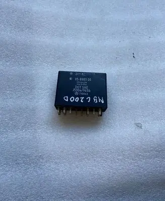Mercedes-Benz E W124 Door control unit/module 05898300 201821 719043