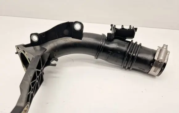 Volvo V40 Intercooler hose/pipe AV6Q9351BC