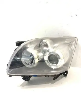 Toyota Avensis T250 Headlight/headlamp 35109