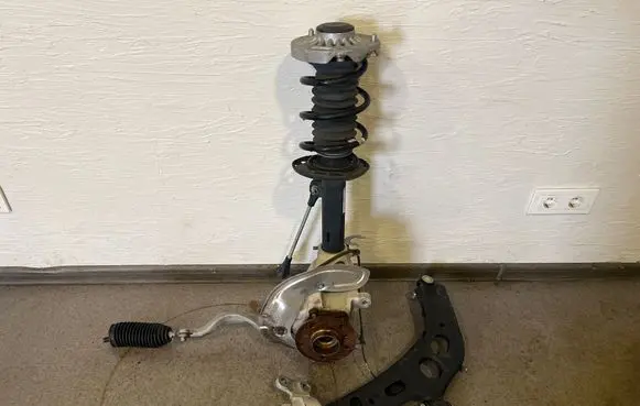 BMW 1 F40 Front wheel hub spindle knuckle 6892617 6899672 6876646