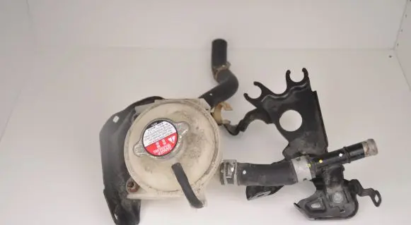 Coolant expansion tank/reservoir