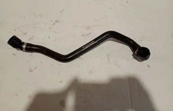 Mercedes-Benz E W213 Engine coolant pipe/hose A2135014782
