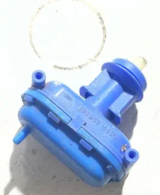 Audi 80 90 B3 Central locking vacuum pump 893862153D