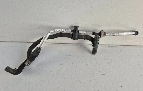 Engine coolant pipe/hose