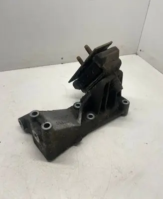 Iveco Daily 3rd gen Engine mount bracket 504046294 504050582 7421005