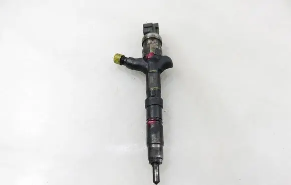 Toyota Avensis T220 Fuel injector 2367027030