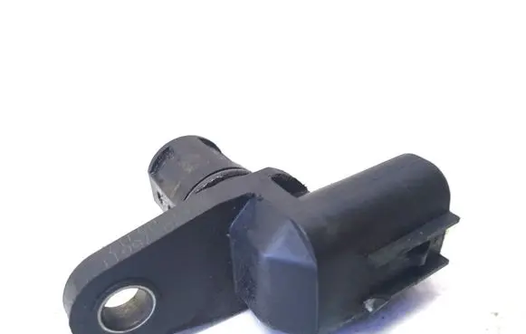 Suzuki Swift I Camshaft position sensor 3322076G11