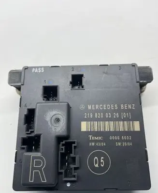 Mercedes-Benz CLS C219 Door control unit/module 2198200326