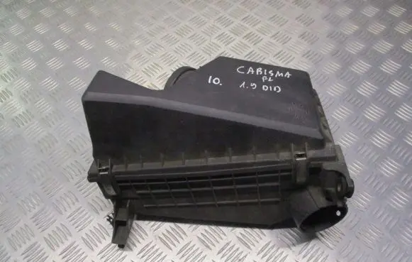 Mitsubishi Carisma Air filter box