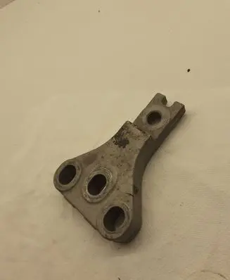 Honda Civic Engine mounting bracket