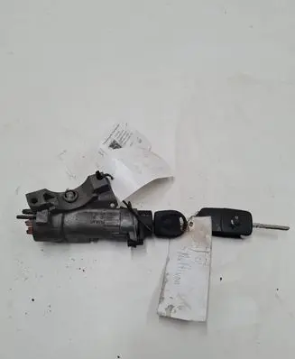 Volkswagen Multivan T5 Ignition lock 4B0905851C