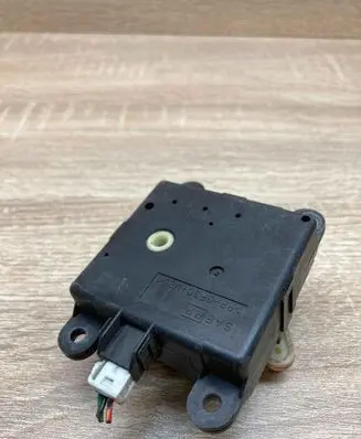 Nissan Primera Air flap motor/actuator 3T05030820 031210