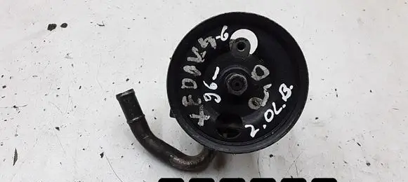 Mazda Xedos 6 Power steering pump C00332600B