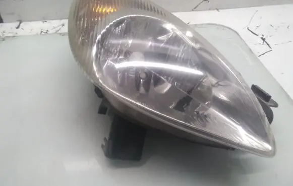 Citroen Xsara Picasso Headlight/headlamp 20A033B