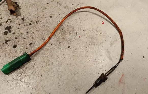 Jaguar XF X260 Exhaust pressure sensor 1801174