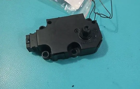 Mercedes-Benz S W222 A/C air flow flap actuator/motor HEUT0045K IMPRK1562051