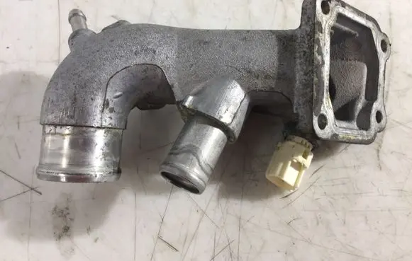 Coolant pipe/hose