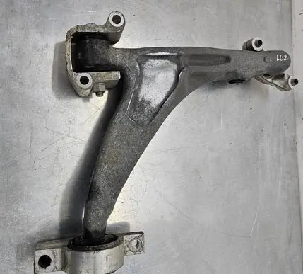 Volvo XC60 Front lower control arm/wishbone 31360651